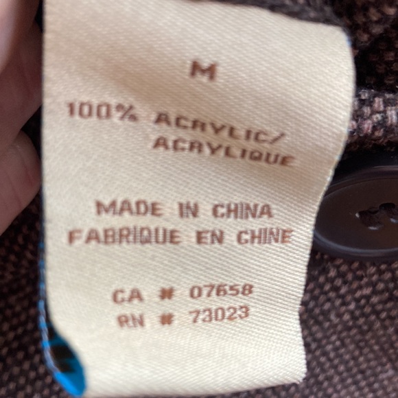 Cropped Structured Blazer with Shoulder Pads - Picture 8 of 8